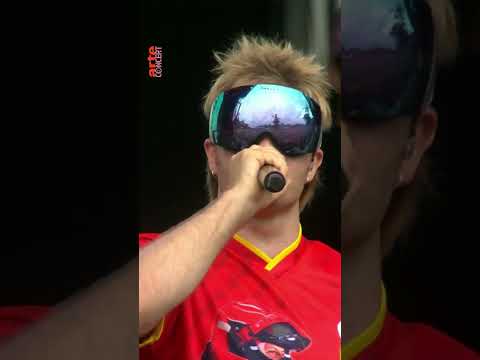 German rappers @BundeskanzlerAggu & @joostklein1 play "Friesenjung" 🔥 #shorts #splash – ARTE Concert