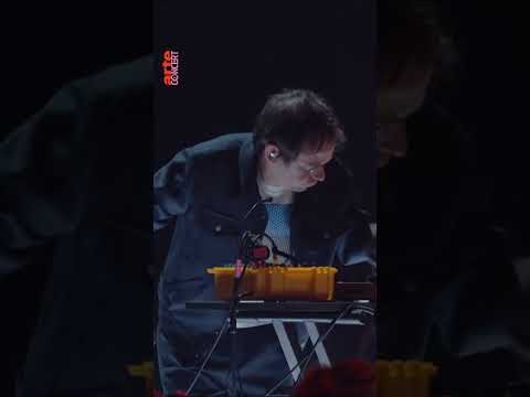 @RoneOfficieltakes you on a journey through space and time with project L(oo)ping - ARTE Concert