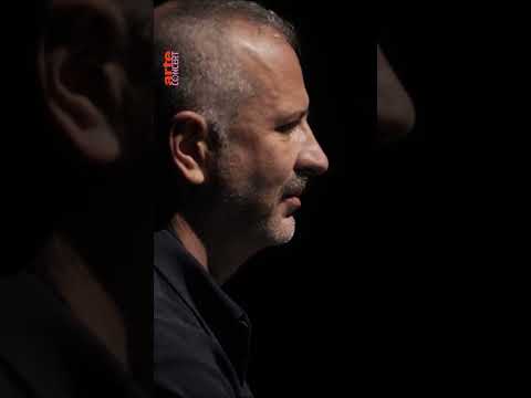 Babx and Adrien Mondot offer a poetic performance where piano meets light projections – ARTE Concert