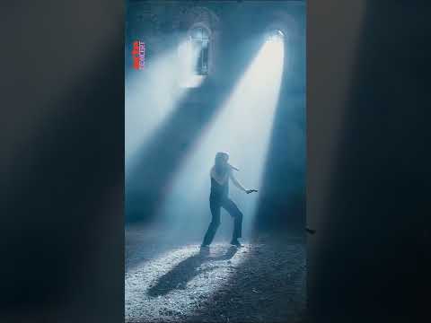 Christine and the Queens performs songs from his albums in a church for Passengers – ARTE Concert