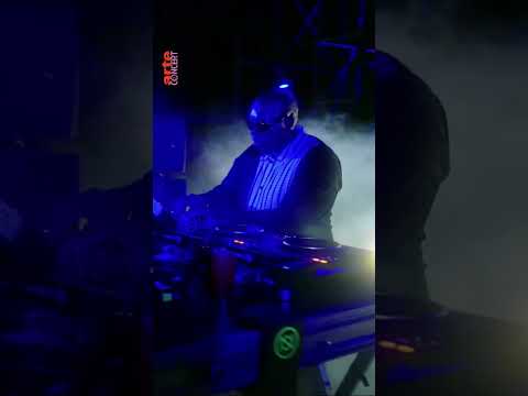 Techno pioneer Kevin Saunderson electrifies Nuits Sonores #kevinsaunderson #techno #dj –ARTE Concert