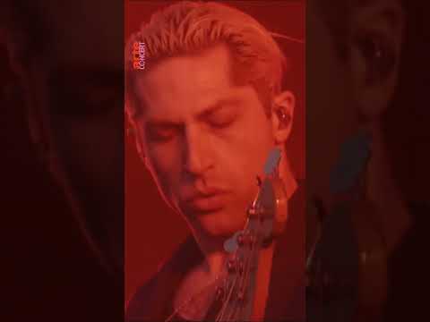 Queens of the Stone Age enflamme le cabaret vert avec leur stoner rock #qotsa #rock – ARTE Concert