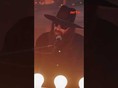 Sébastien offre un concert hypnotisant au cœur du Théâtre de Mirecourt dans Passengers –ARTE Concert