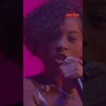 Faites place à la reine du shatta pour ARTE Dans le Club : Maureen #rap #shatta #live – ARTE Concert