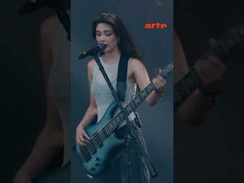 The Warning : c’est 3 sœurs mexicaines passionnées de rock qui retournent le Hellfest – ARTE Concert